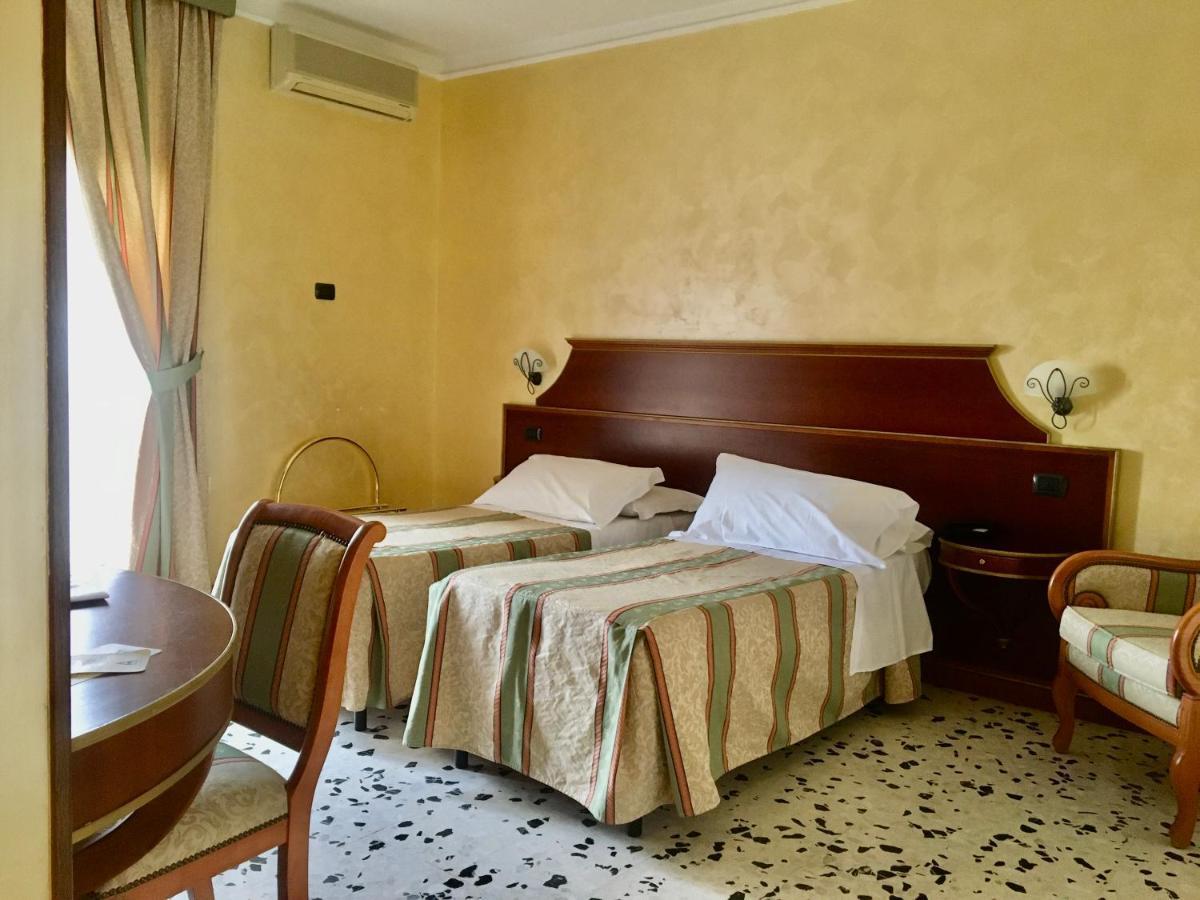 פרמו Hotel Astoria מראה חיצוני תמונה